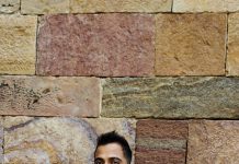 आई-वडिलांची न संपणारी माया, न दिसणारा त्याग