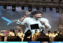 लोकशाहीर अण्णाभाऊ साठे यांच्या जीवनपटाला चंदन कांबळे यांच्या स्वरांनी दिला जिवंत स्पर्श; हजारोंच्या साक्षीने रंगला १०६ वा जयंती महोत्सव